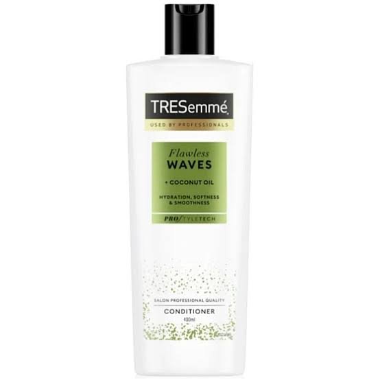 TRESemmé Flawless Waves kondicionierius banguotiems plaukams, 400 ml